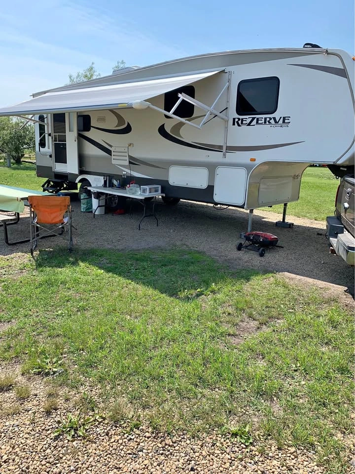 2015 32 ft 5th Wheel RV Reserve 27CK by Coachmen
