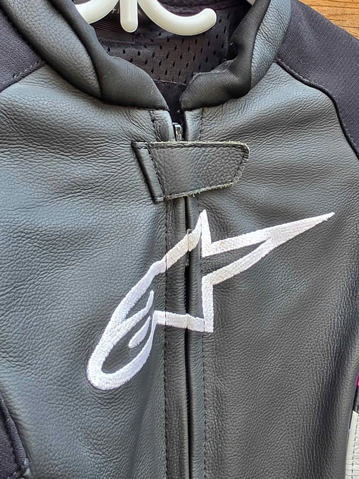 Alpinestars women Stella GP Plus R V3 leather jacket - photo 4