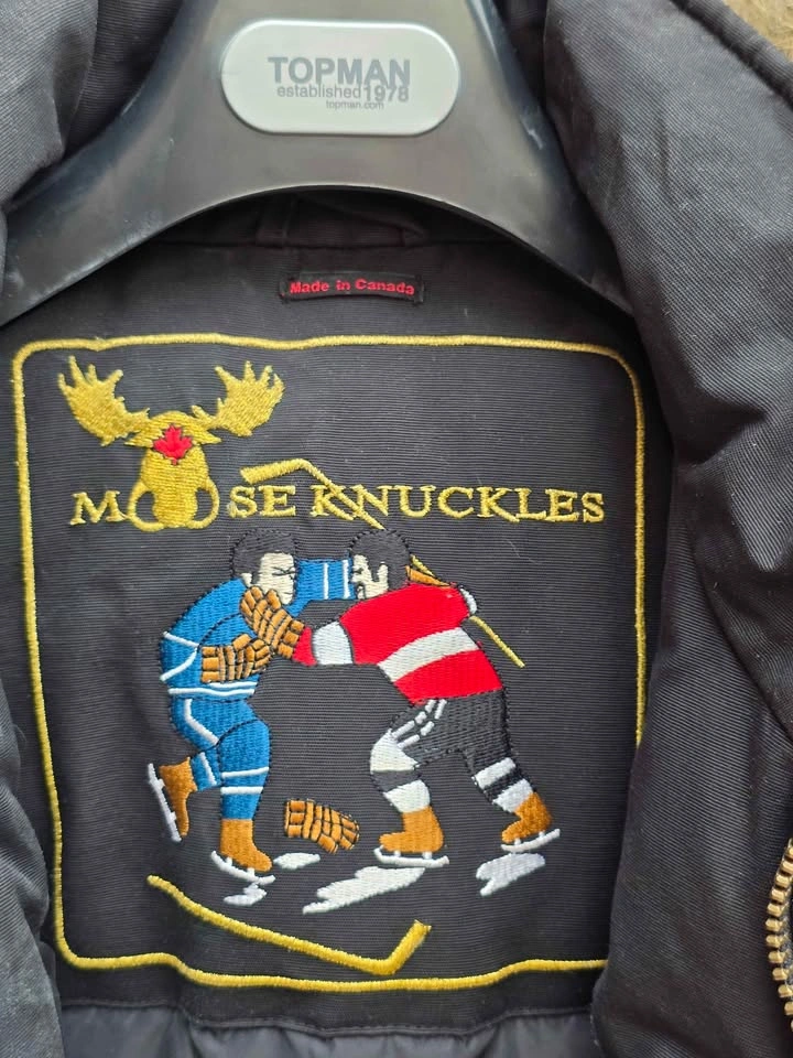 Moose Knuckles men parka size XS - photo 4