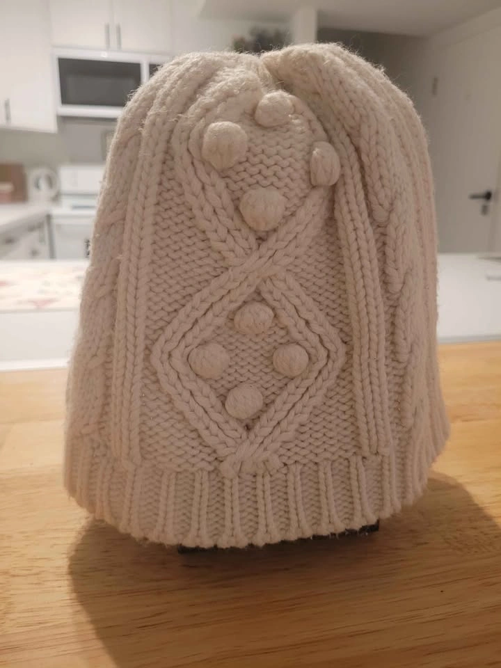 Le Château Cream Cable Knit Toque- Excellent Condition $23 - photo 2