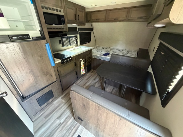 2022 Autumn Ridge Outfitter 172FB Travel Trailer - photo 5