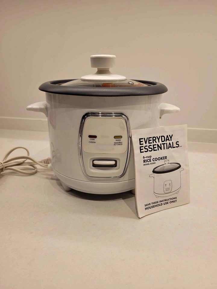 Everyday Essentials 6-Cup Rice Cooker – Gently Used