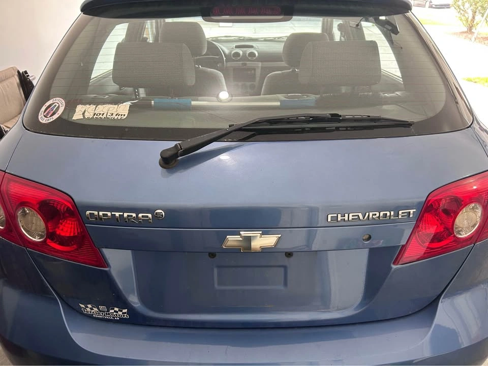 2004 Chevrolet optra - photo 2