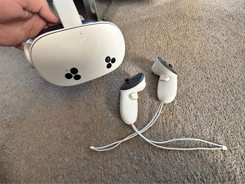 Meta Quest 3S 128GB VR Headset