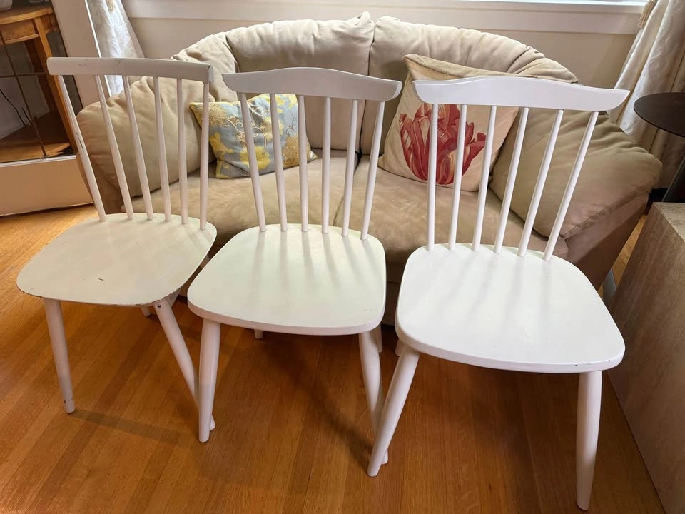 3 White wooden chairs