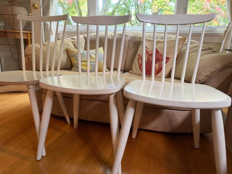 3 White wooden chairs - photo 4