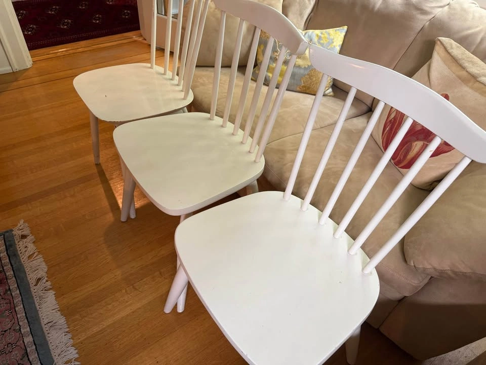 3 White wooden chairs - photo 5
