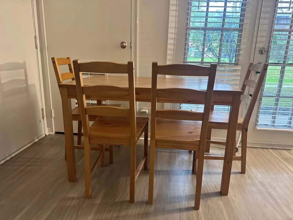 IKEA Table + 4 Chairs