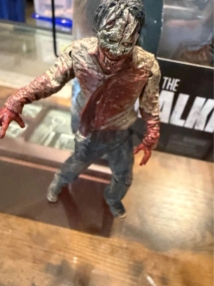 Walking dead 2 posable action figures and novel - photo 3