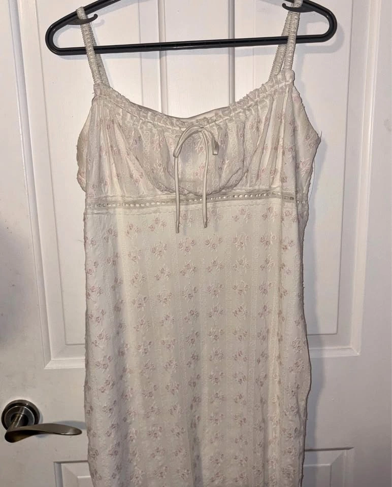 White and pink lace flower dress