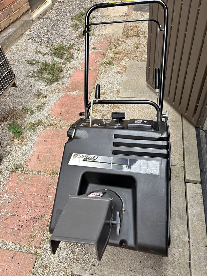 Snowblower - Murray Select 21"