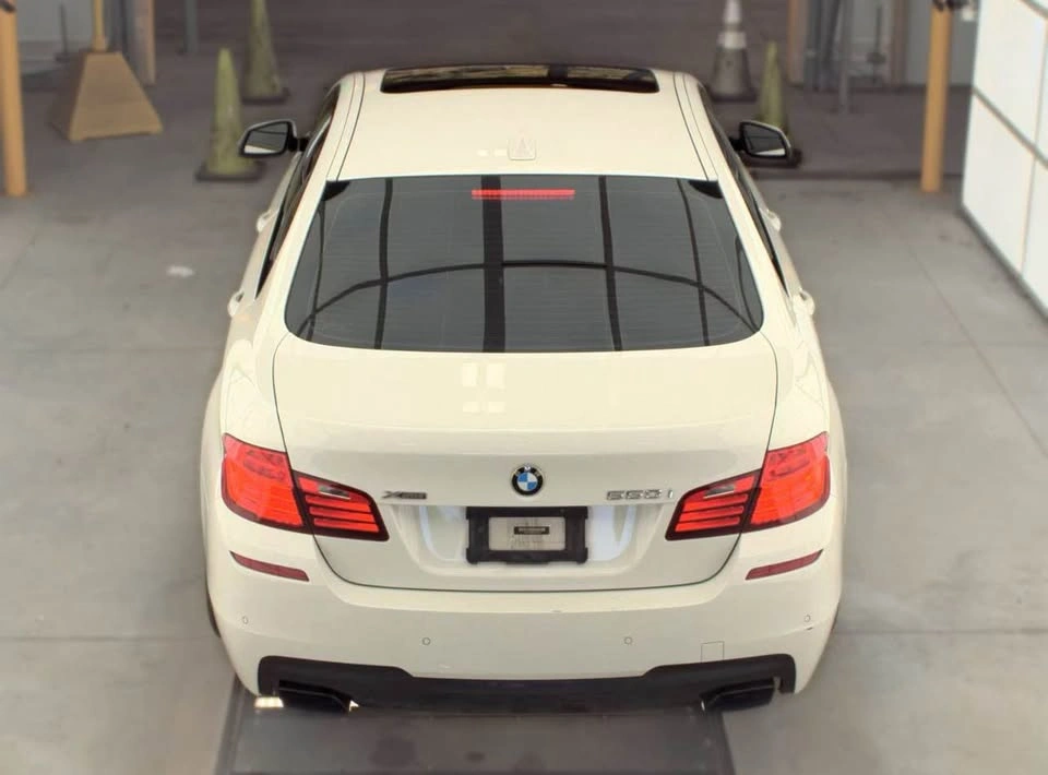 2016 BMW 5 Series 550i xDrive Sedan 4D - photo 5
