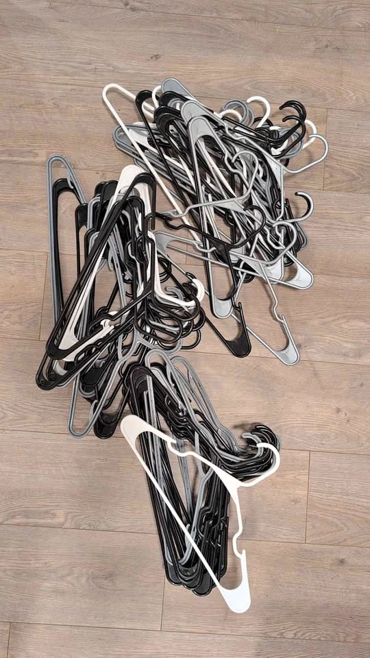 Cloth hangers 60 count