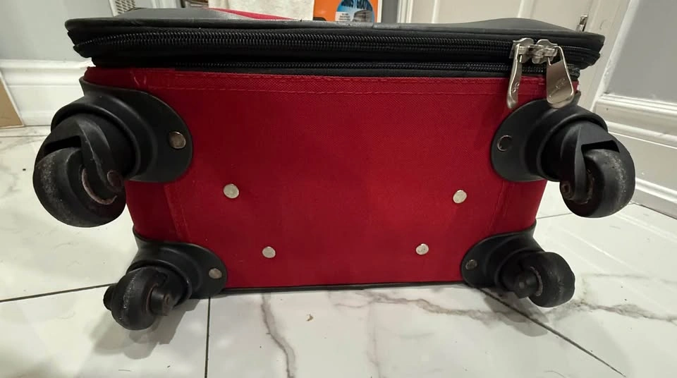 Set of 2 Red Carry-On Luggage / Rolling Suitcases - photo 3