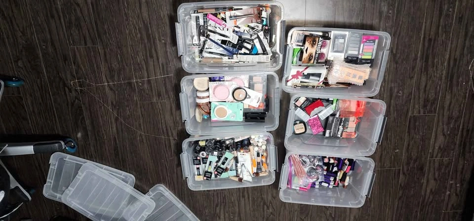 Cosmetics 100 pieces
