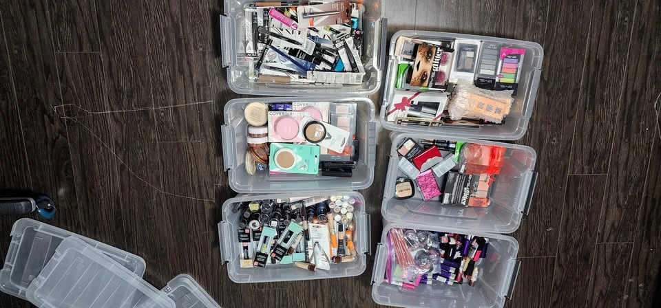 Brand Name Cosmetics 100 Pieces - photo 2
