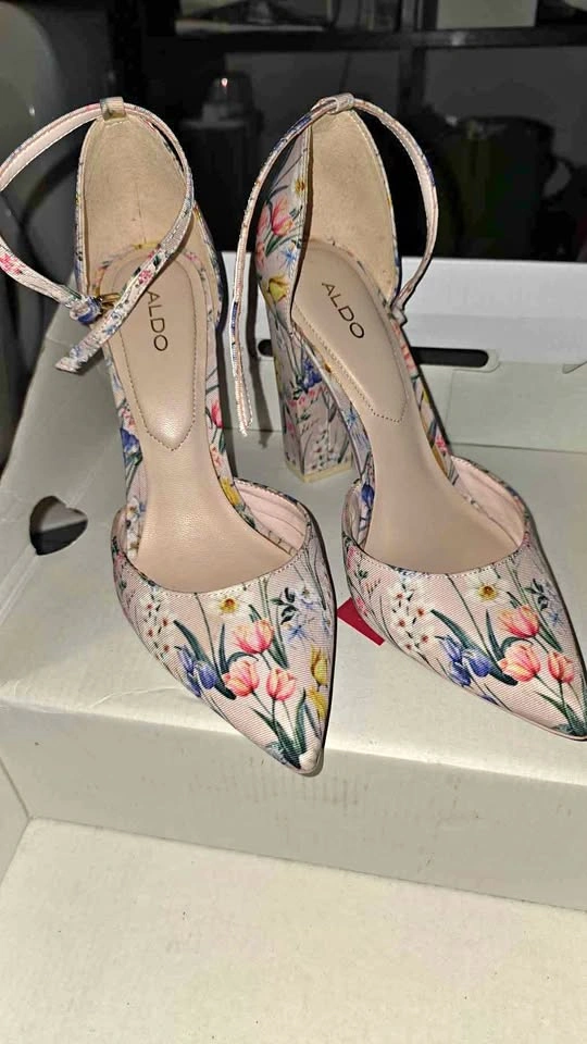 Beautiful Size 7.5 - 8 Shoes