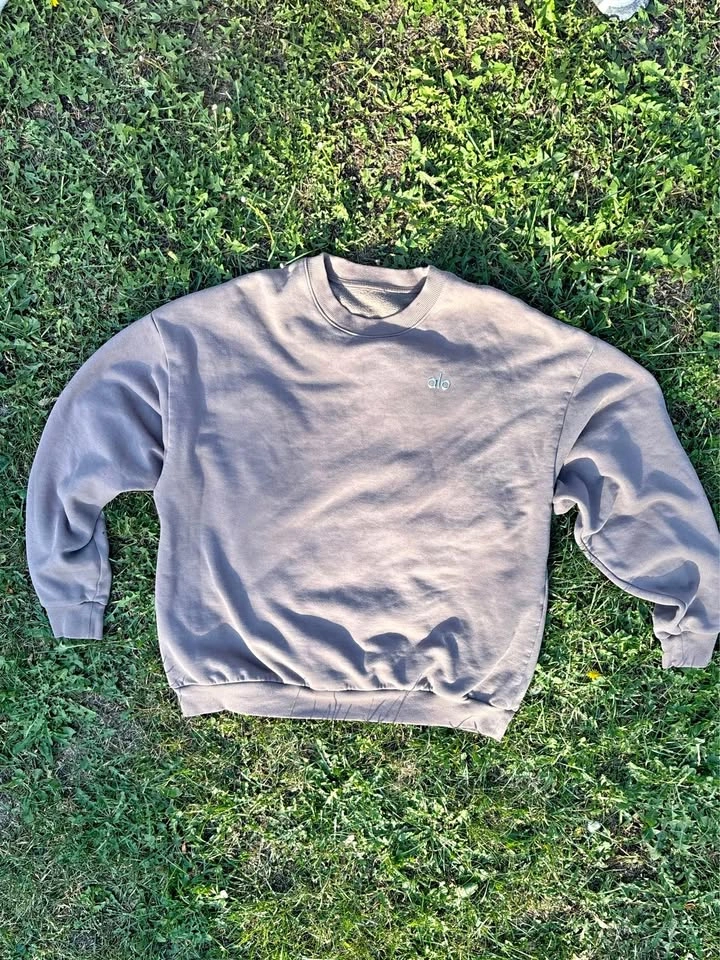 Alo Yoga Crewneck Sweatshirt