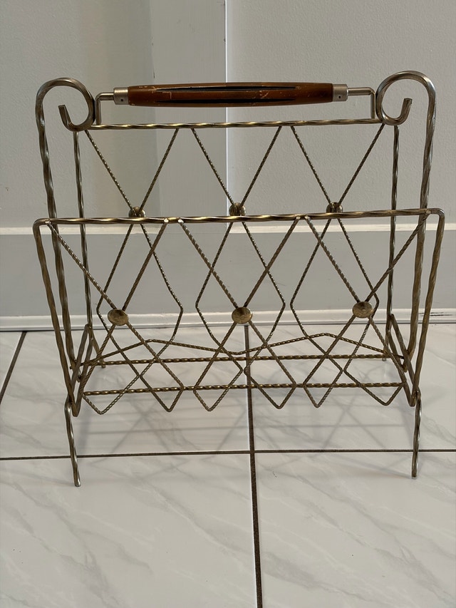 Vintage Mid-Century Modern (MCM) Wire Magazine Rack