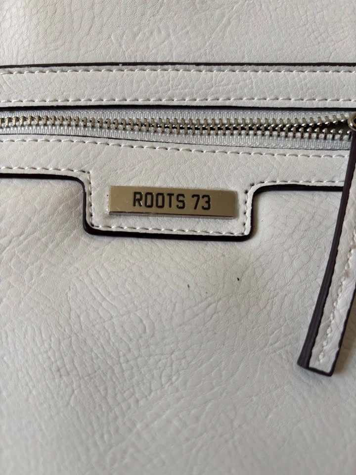 Roots 73 Double Zip Faux Leather Crossbody Camera Bag Ivory Whit - photo 2