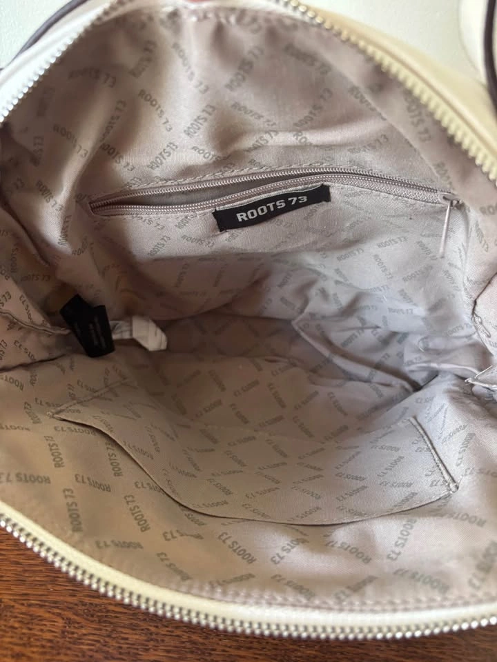 Roots 73 Double Zip Faux Leather Crossbody Camera Bag Ivory Whit - photo 4