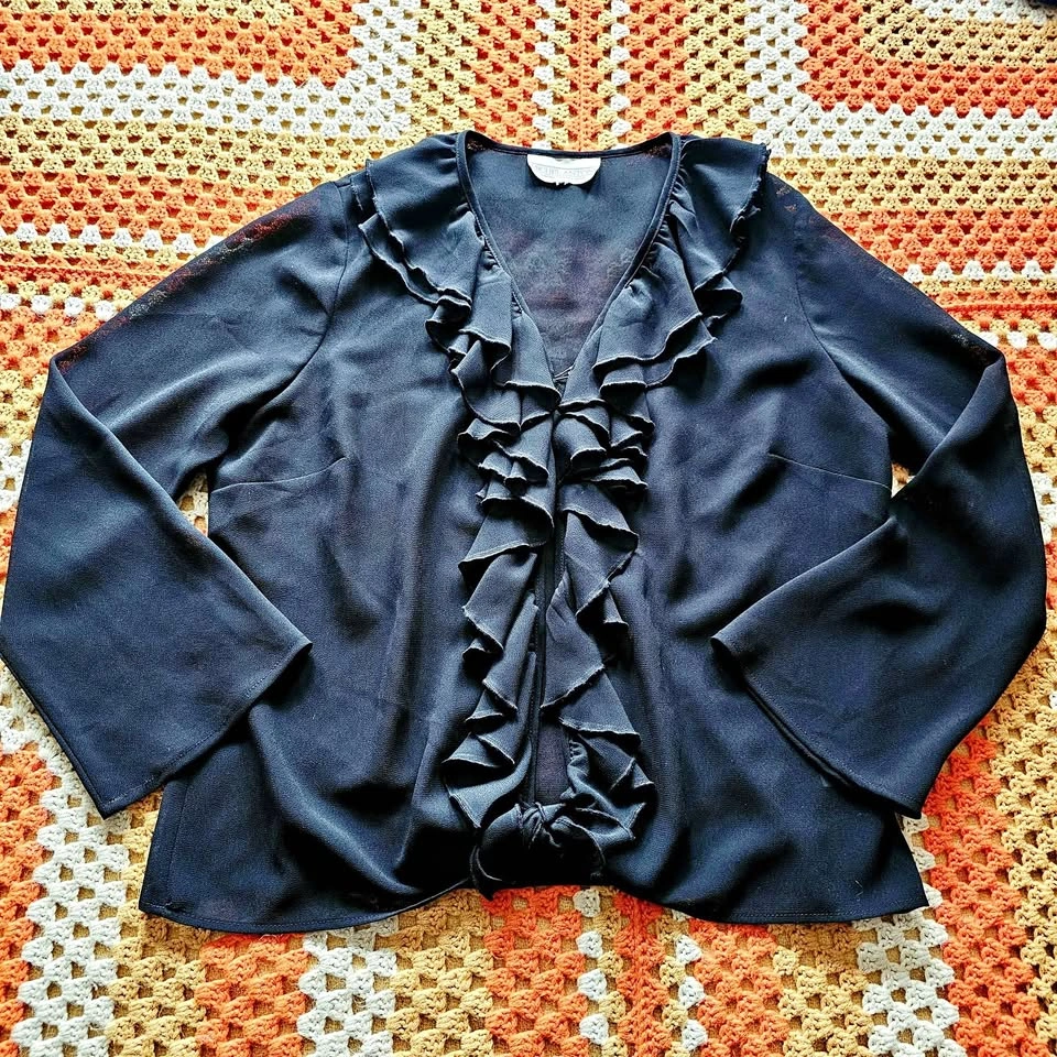80s/90s XL Poet Blouse Romantic Goth Ruffle Vintage