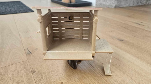 Vintage 1986 TOMY Sylvanian Families Funtime Treehouse