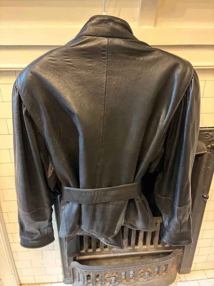 Vintage David’s Black Leather Belted Jacket - Size S/M - photo 3