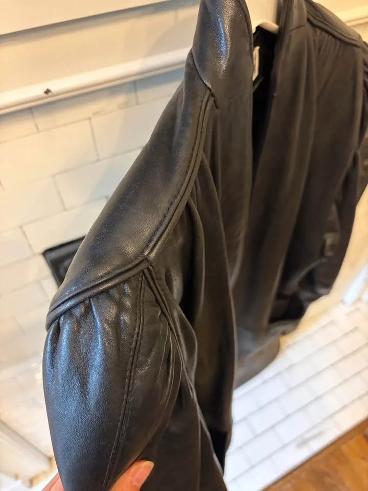 Vintage David’s Black Leather Belted Jacket - Size S/M - photo 4