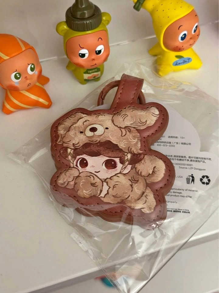 Dimoo magnetic bag charm