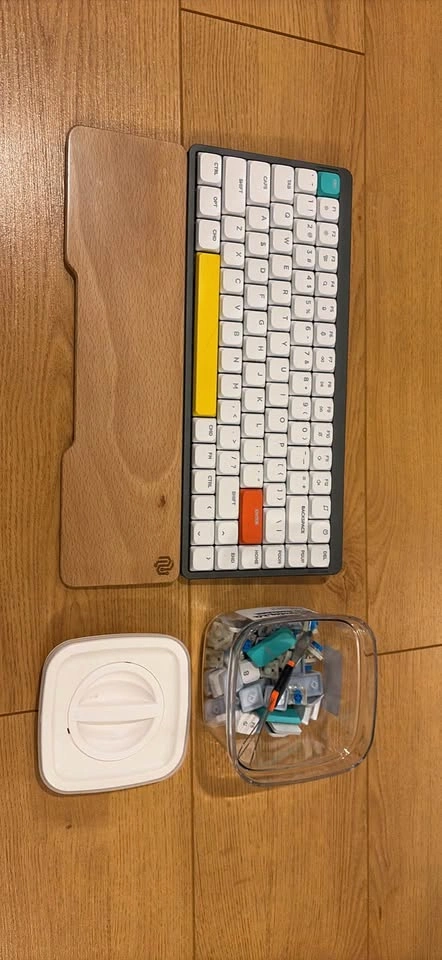 NuPhy Air75 V2 Bundle (Wood Wrist Rest + Extra Switches) - photo 2