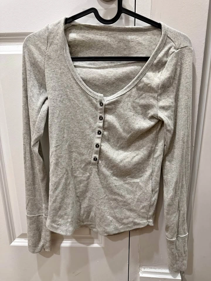 Hollister Grey Ribbed Henley Long Sleeve Top – XS