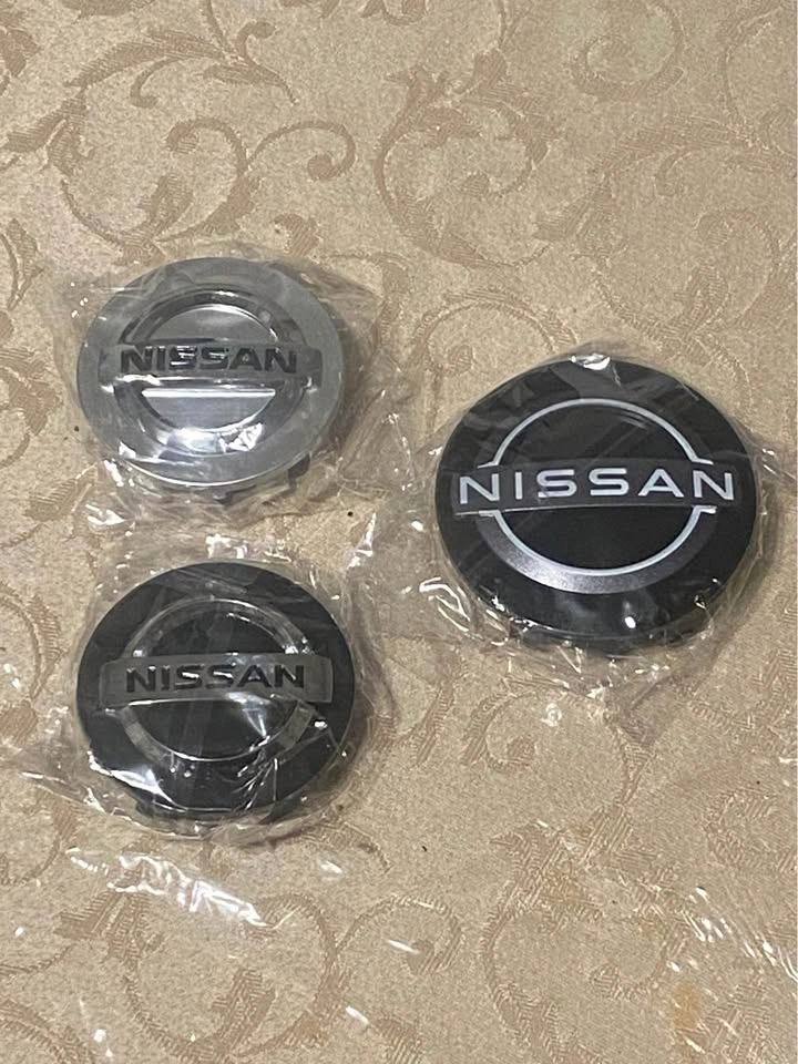 Nissan logo center caps - photo 3