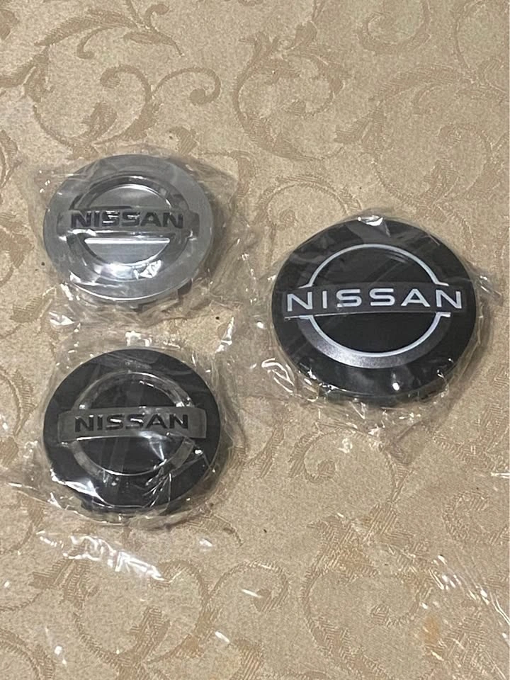 Nissan logo center caps - photo 4