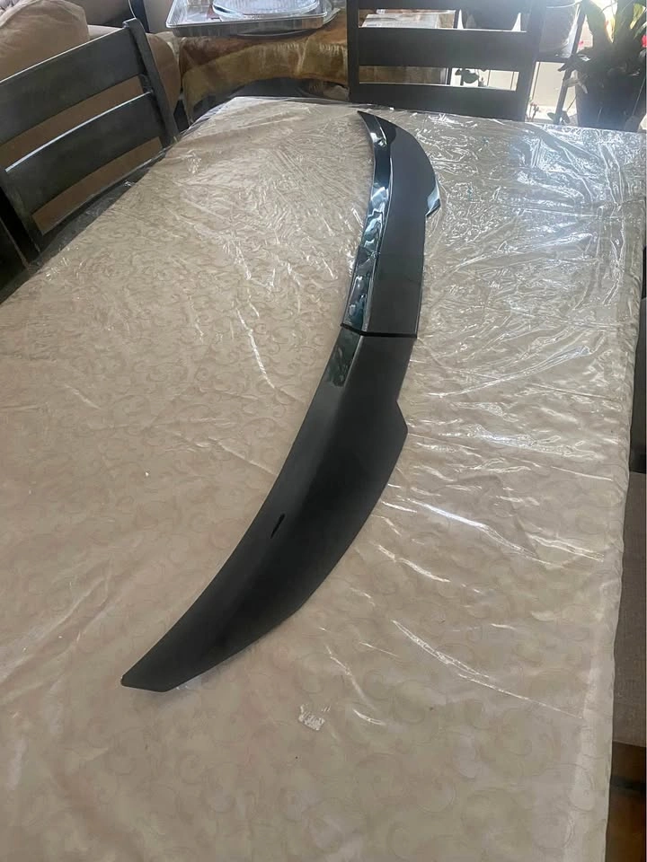 Trunk spoiler wing black
