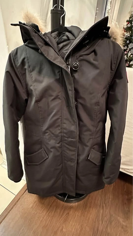Canada Goose Jacket / women