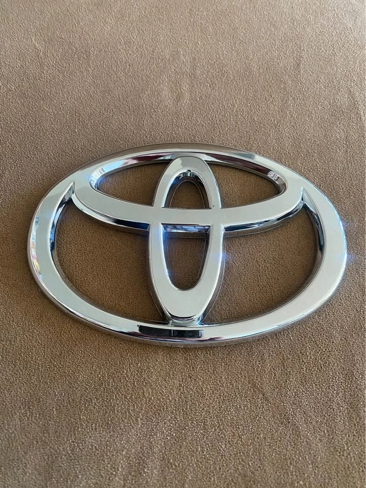 Toyota emblem logo - photo 2
