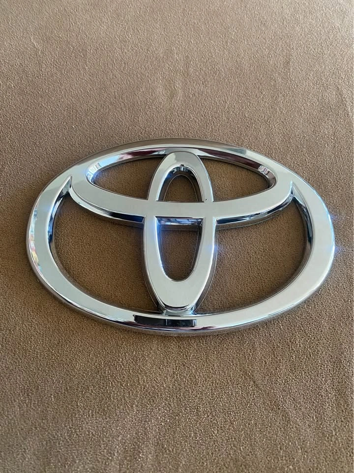 Toyota emblem logo - photo 3