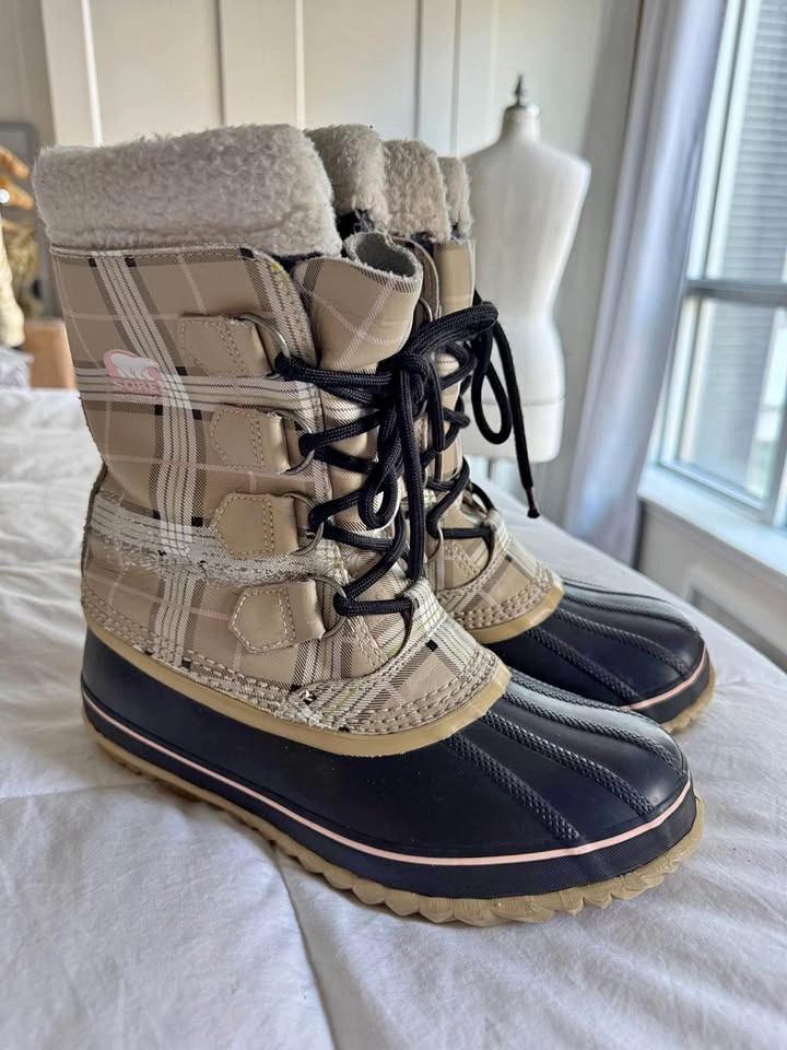 Ladies SOREL Waterproof Winter Boots Size 7
