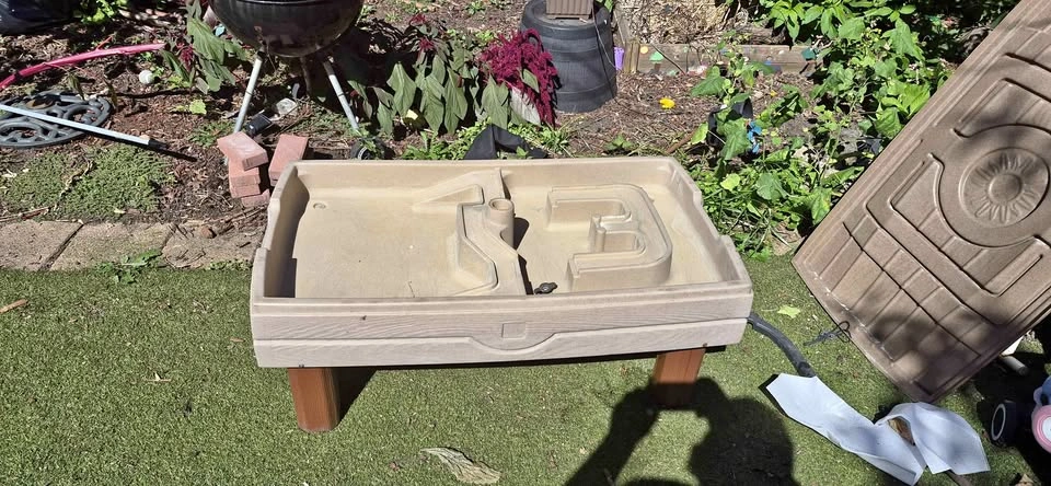 Water & sand table