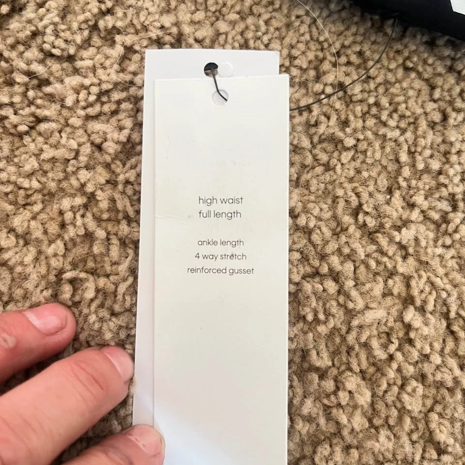 Calvin Klein Performance Leggings – NEW with Tags - S and M size - photo 4