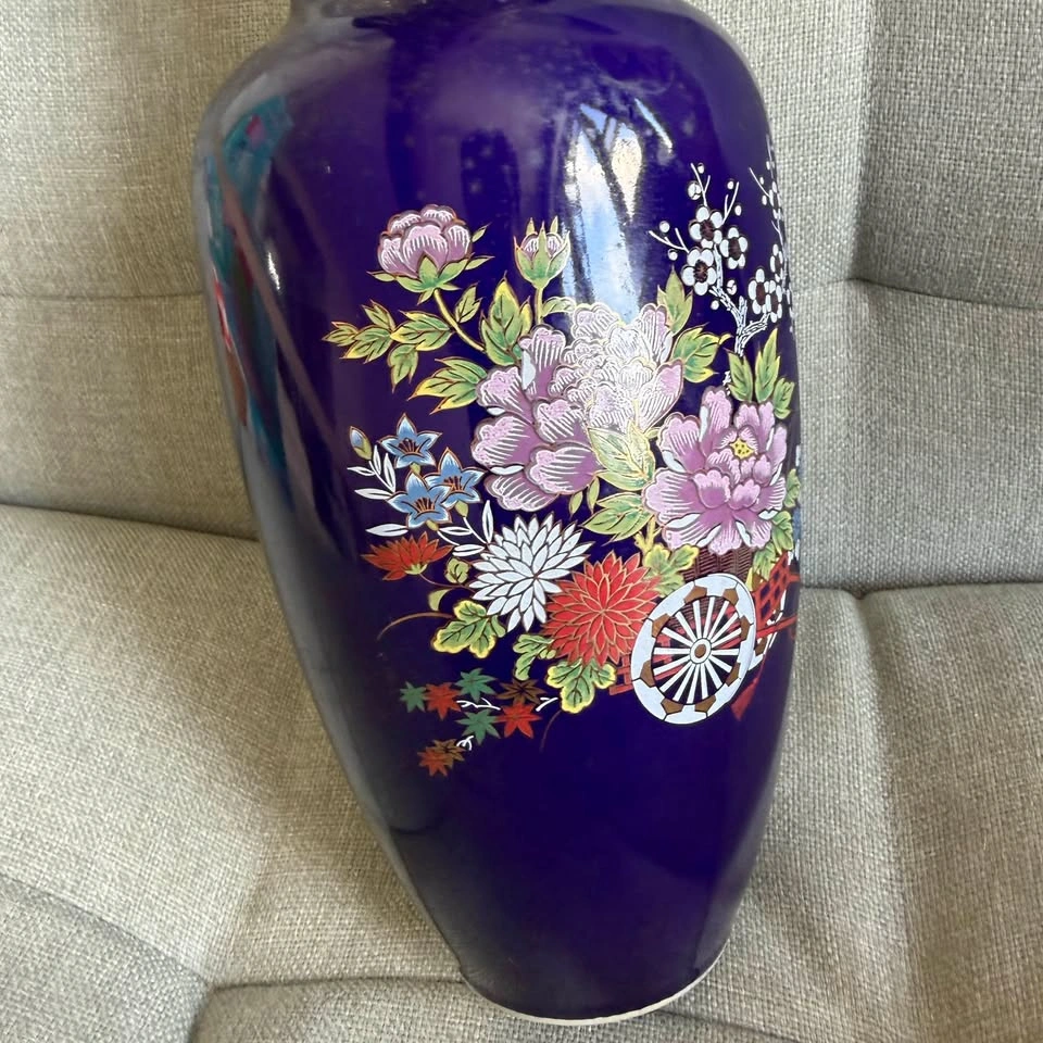 Vintage Japanese Cobalt Blue Porcelain Vase – Floral Cart & Peon - photo 3