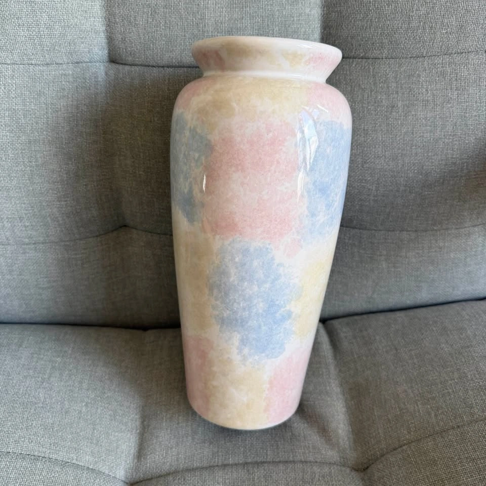 Vintage 1980s/90s Pastel Ceramic Vase – Postmodern Deco (12.5") - photo 5