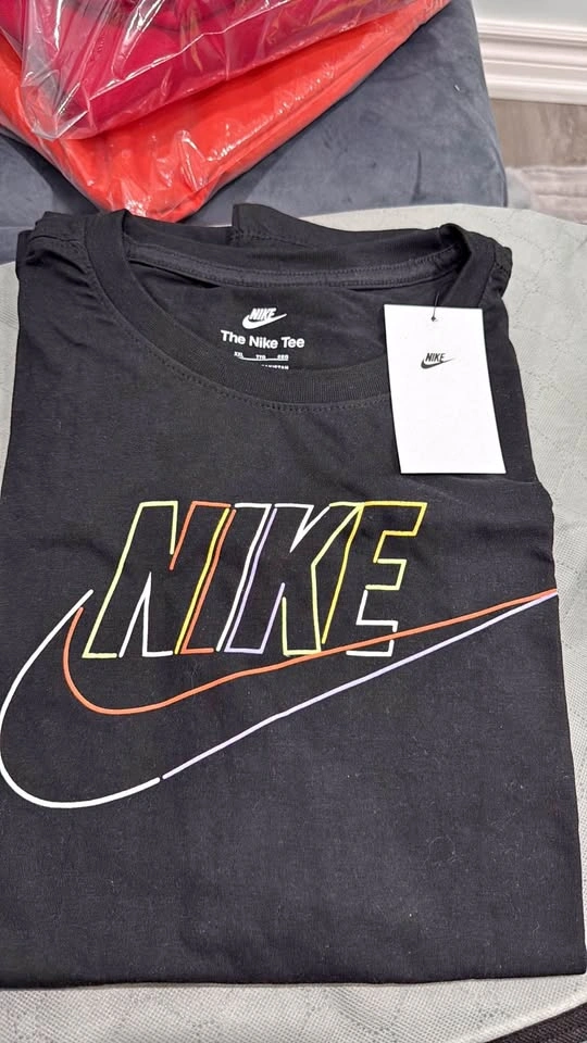 Nike Graphic T-Shirt