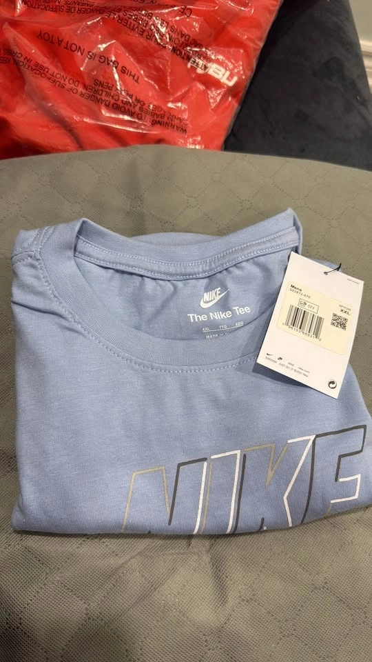 Nike Graphic T-Shirt - photo 3