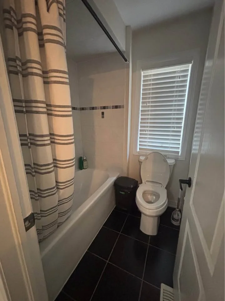 1 Bed 1 Bath - House image indicator(2)