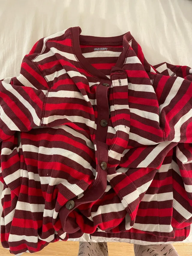 🧡 Holiday family pajama set: men’s, maternity, 2 pets, baby image indicator(6)