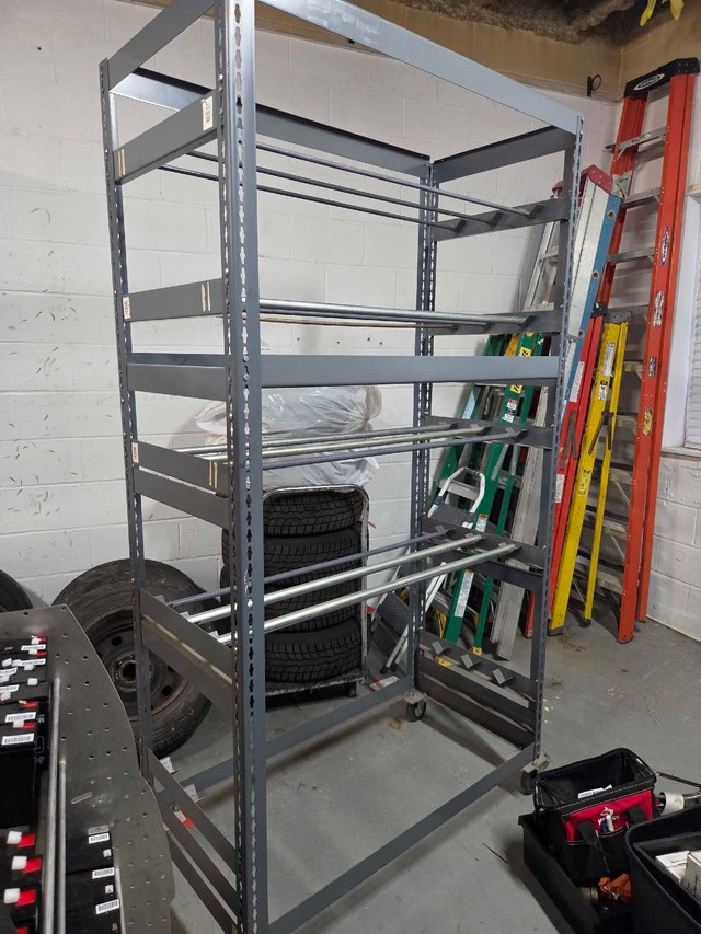 Heavy-Duty Mobile Wire Spool Rack – 18-Rod Capacity
