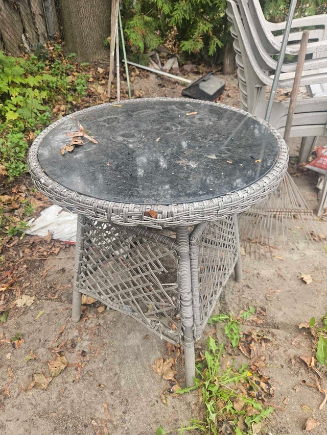 Round Wicker Patio Side Table