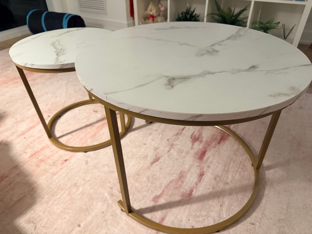 2-Piece Faux Marble Nesting Coffee Tables – White & Gold